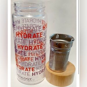 Pureology Hydrate Glass 15 oz Infuser Water Bottle With Metal Strainer Basket